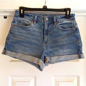 American Eagle Stretch Mom Shorts Faded Denim Size 4 - Barely Worn, EUC